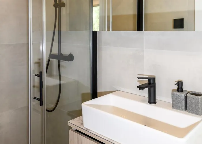 Luxury And Cosy Little House Ivinj 2 別荘 ティスノ