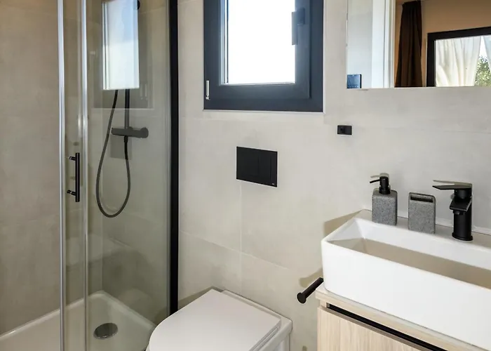 Luxury And Cosy Little House Ivinj 2 別荘 *